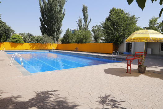 هتل پارسیان بوعلی همدان محوطه 