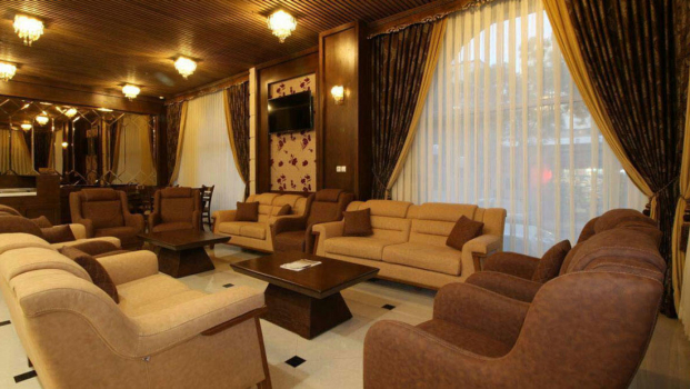 هتل سی و سه پل مشهد لابی