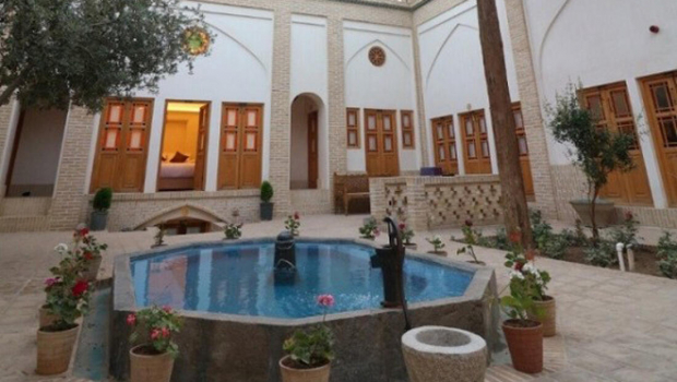 اقامتگاه سنتی قجر کاشان فضای داخلی اقامتگاه ۱