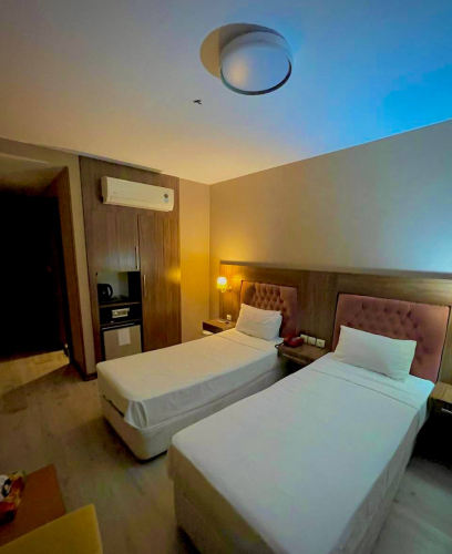 هتل آریانا شیراز اتاق دو تخته تویین