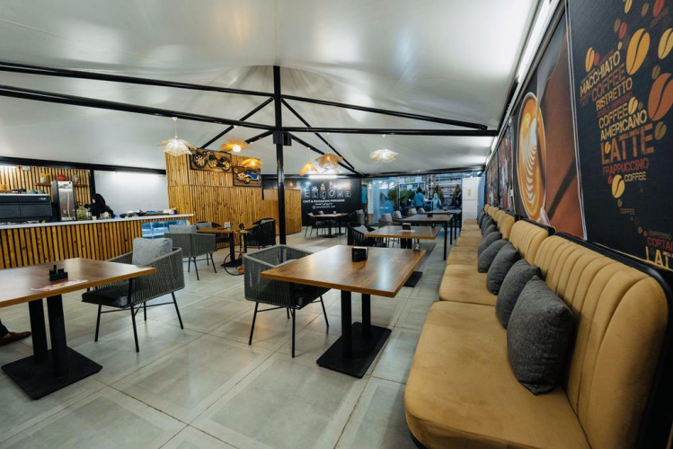 هتل پارادایس تهران محوطه بیرونی