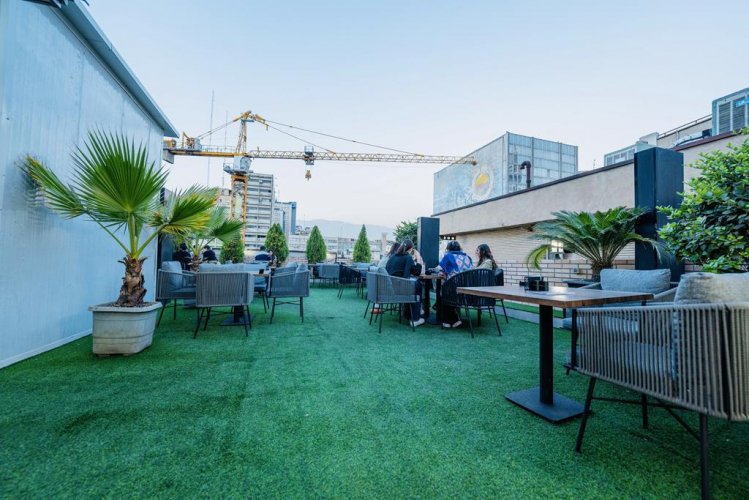 هتل پارادایس تهران محوطه بیرونی