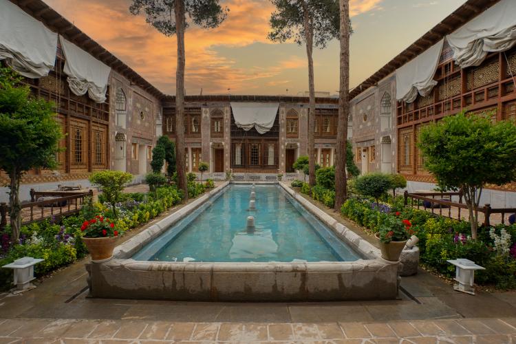 اقامتگاه سنتی کاخ سرهنگ اصفهان فضای داخلی اقامتگاه