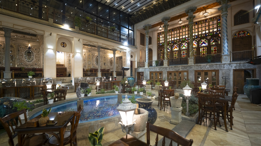 اقامتگاه سنتی عمارت شهسواران اصفهان فضای محوطه