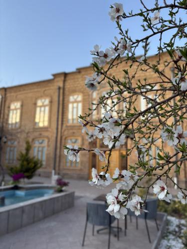 هتل سرخاب تبریز نمای بیرونی