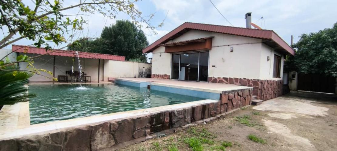 اقامتگاه بوم‌گردی تی تی تگن ساری فضای محوطه