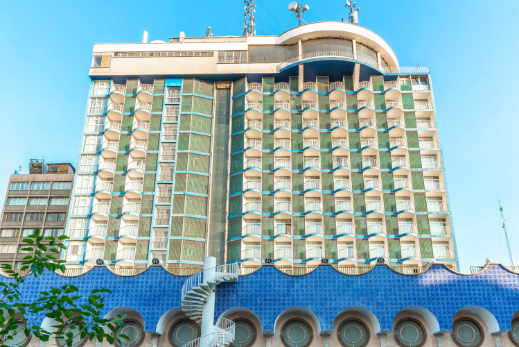 هتل پارسیان انقلاب تهران نمای بیرونی