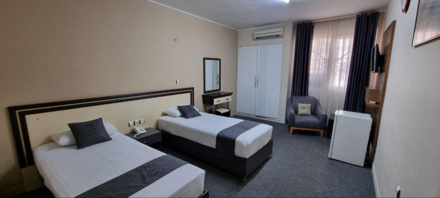 هتل صدرا شیراز اتاق دو تخته تویین معمولی هتل صدرا شیراز اتاق دو تخته تویین معمولی