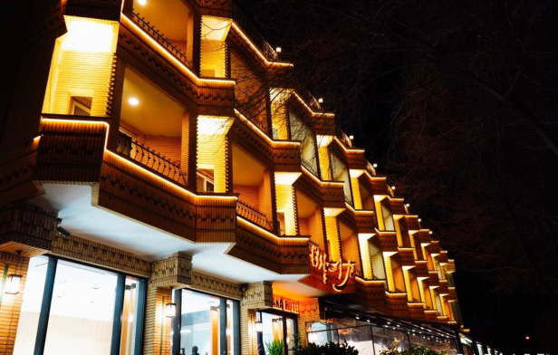 هتل اسپادانا اصفهان نمای بیرونی 4 هتل اسپادانا اصفهان نمای بیرونی 4