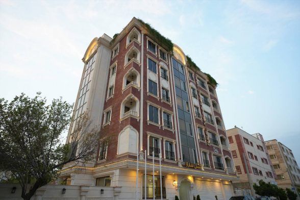 هتل سرو آزاد شیراز نمای بیرونی