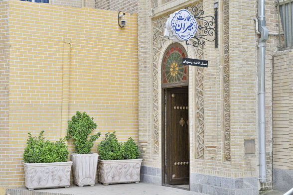 اقامتگاه سنتی جیران کرمانشاه نمای بیرونی