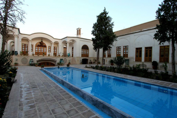 اقامتگاه سنتی عمارت ماندگار کاشان فضای داخلی اقامتگاه