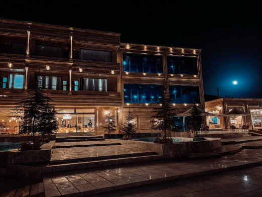 هتل قصر یازده شیراز نمای بیرونی